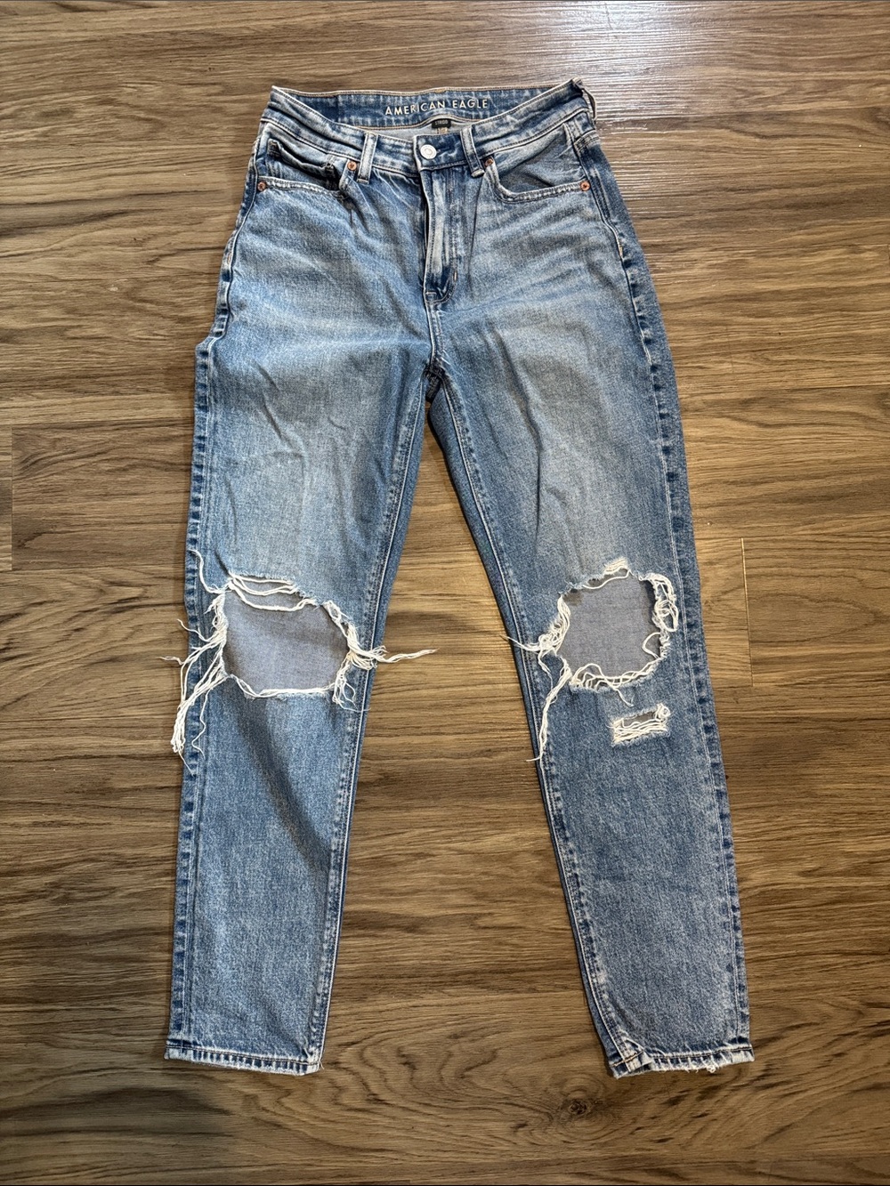 American Eagle Outfitters Light Blue Distressed Mom Jeans